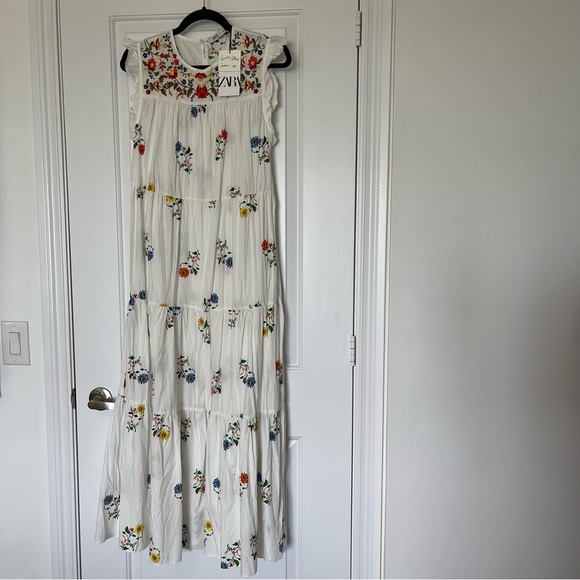 Zara 100% cotton embroidered midi / long dress in size M - Picture 1 of 7